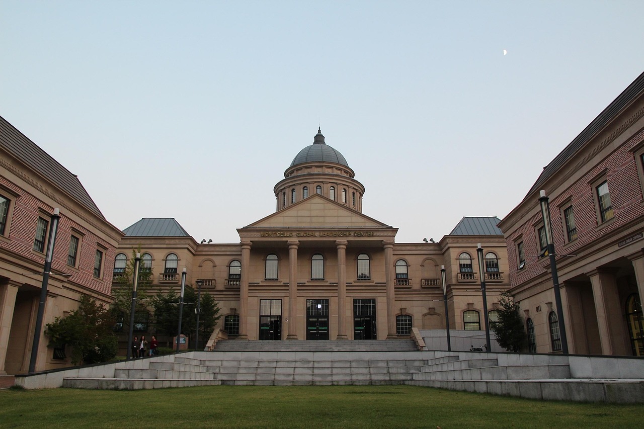 复旦大学明星，闪耀校园之光，引领时代风采